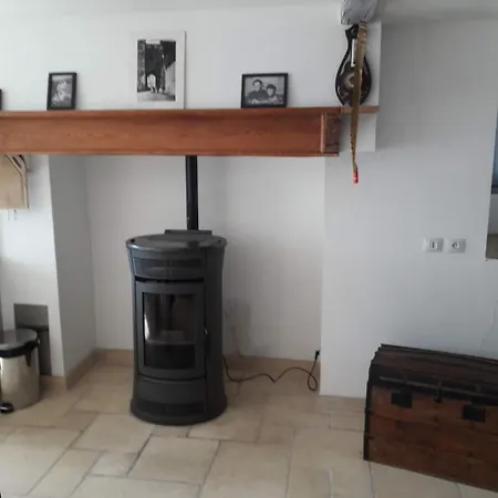 Maison Dans Village Classe
